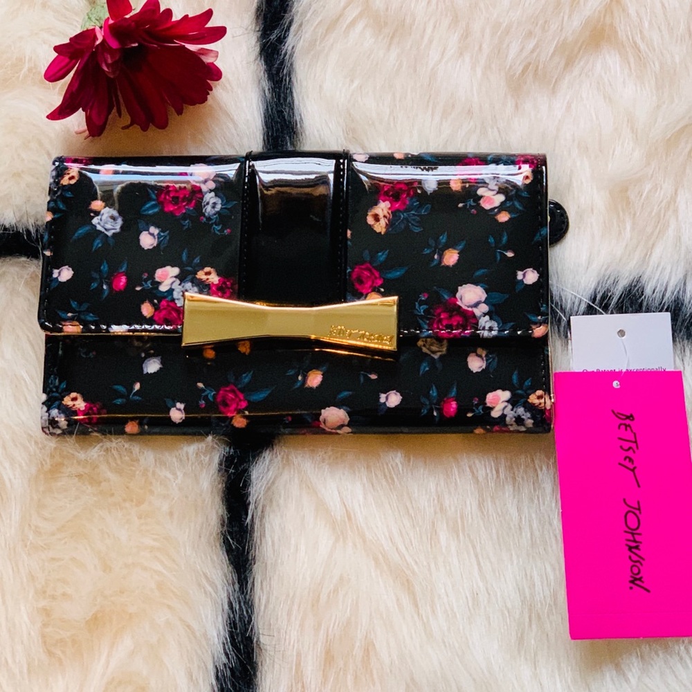 BETSY JOHNSON Floral Wallet
